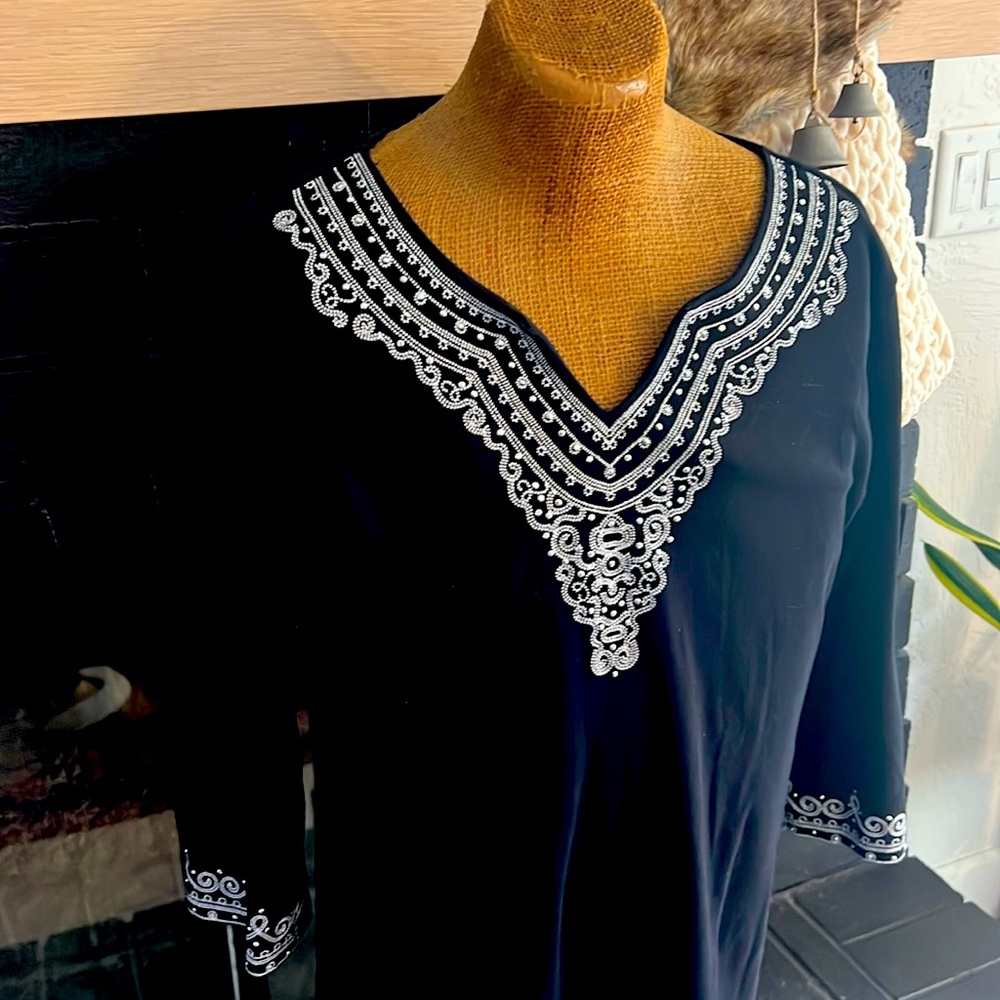 Beautiful embroidered black Karen Scott top